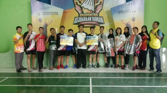 WOW! JAGOAN SPENSAPA RAIH PIALA TARKAM KEMENPORA